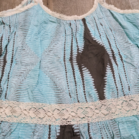 Umgee Turquoise Sleeveless Top Pom pom hemline - Picture 9 of 9